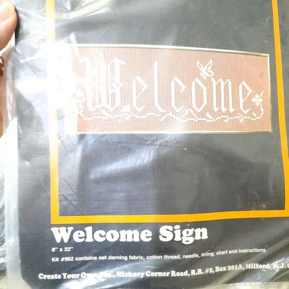 Creations Net Darning Kits Christmas Angel Stocking #944 & Welcome Sign #962 - Picture 3 of 4